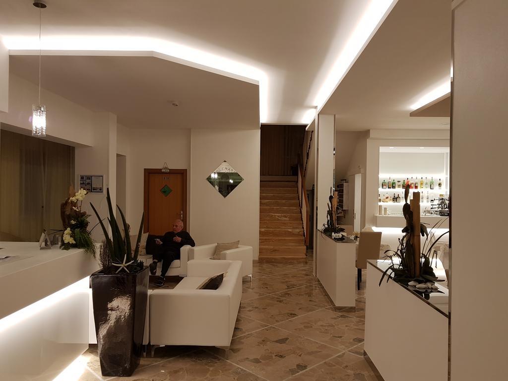 Hotel Solemare Чезенатико Экстерьер фото